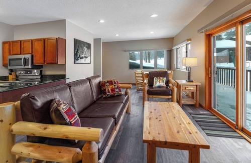 Iron Mountain Hotel | Mountain Chalet Perfect for Outdoor Enthusiasts - Hiking & Fishing Nearby