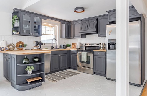 Hensonville Ski Chalet | Mountain Chalet with Hot Tub, Ski, & Amazing Views!