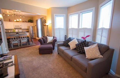 Glenwood Springs Apartment | 🏔MOUNTAIN CHARM - 2 BDR Apt KITCHEN Downtown GWS