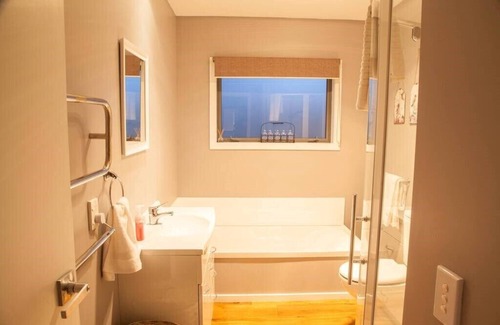 Fernhill House | Mountain Charm with spa - 1 bedroom option