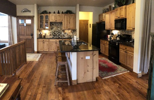 Rendezvous House | Mountain Comfort in Esteemed Rendezvous