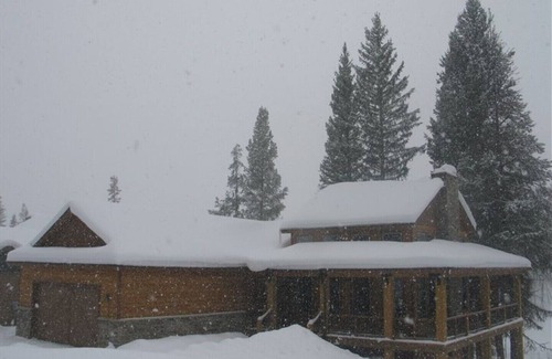 Rendezvous House | Mountain Comfort in Esteemed Rendezvous