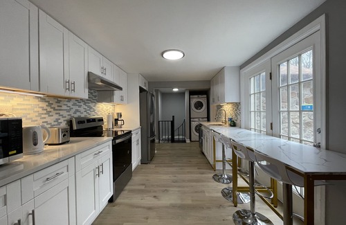 Smithsburg House | Mountain Cottage Near Scenic State Parks and Hiking Trails Great for Large Group