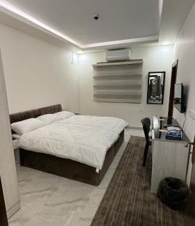 At-Taybeh Hotel | Mountain Echo Inn