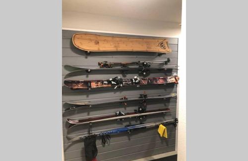 East Kootenay Apartment | Mountain Edge Ski-in Ski-out Condo