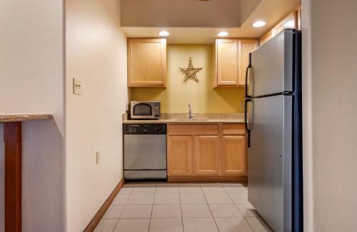 Mount Sunapee Hotel | Mountain Edge Suites at Sunapee, an Ascend Collection Hotel