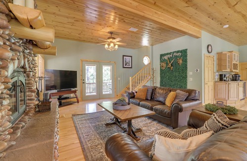 Meadow View Heights Cabin | Mountain Escape: Scattered Pines Cabin w/Deck!