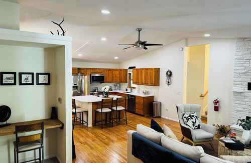 Loveland House | Mountain Escape by the Big Thompson River.