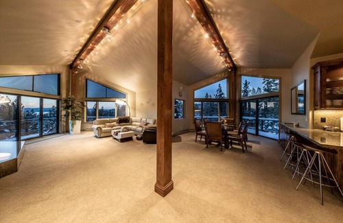 Lower Kingsbury House | Mountain Escape | Decks-EV Charger-Spa | Sleeps 10