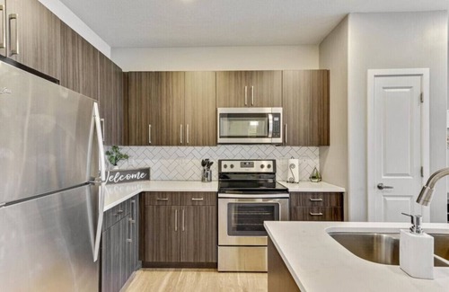 Draper Apartment | Mountain Escape | Hot Tub | Central | Pet Friendly