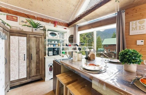Sunshine Valley Cabin | Mountain Escape Lodge with Saunan