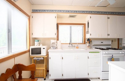 Springville House | Mountain Escape - Perfect for Families, Large Deck!
