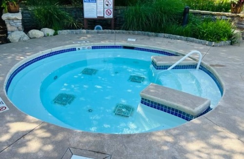 Vernon Condo | Mountain Escape @ The Mountain Creek Resort with free Pool, Hot Tubs #251