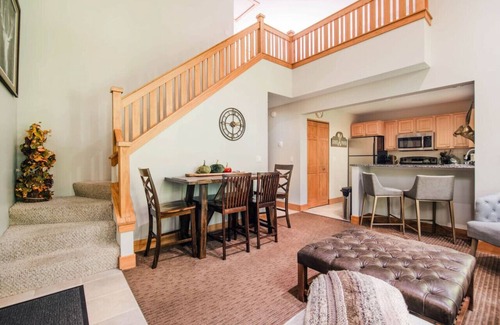 Boyne Falls House | Mountain Escape w/Ski Shuttle