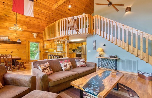 Maggie Valley House | Mountain Escape with fantastic views & hot tub!
