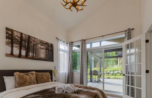 Wentworth-Nord Ski Chalet | Mountain Escape with Pool, Near Ski Slopes & Trails