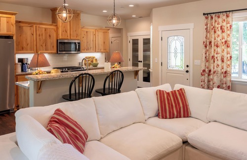 Paradise House | Mountain Family Getaway