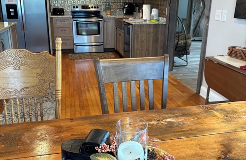 Tannersville House | Mountain farmhouse on 300 + acres with million$views