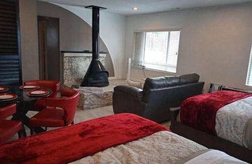 Northeast Heights Apartment | Mountain Foothills Fenced Private Guest House