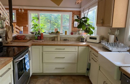 Walton House | Mountain Forest Retreat w Cedar Hot Tub - Western Catskills