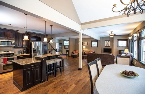 Revelstoke House | Mountain Gateway by Revelstoke Vacations