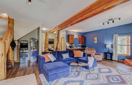 Valley of the Sun Cabin | Mountain Gem Lodge🏔 3 Acres 🌲 Hot Tub 💰$0 Cleaning Fee 🐾 Pet Friendly 🚙 Game Room