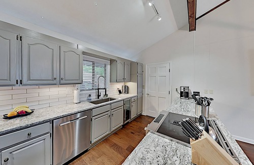 Lake Lure House | Mountain gem with pool, golf, tennis, beach & wellness center - dog-friendly