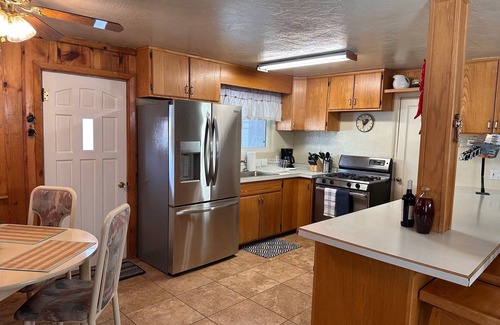 Zuzax House | Mountain Getaway at Joe's Haven