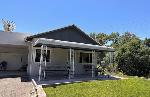 Zuzax House | Mountain Getaway at Joe's Haven