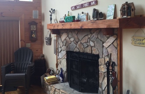 Piney Creek Cabin | Mountain - Getaway for a peaceful retreat or exciting outdoor adventure