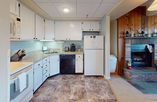 Killington Condo | Mountain Green Ski & Golf Resort 2-F9 Across the Street from the Lifts