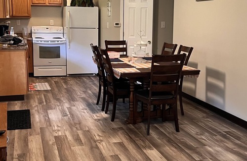 Chapmanville Apartment | Mountain Heaven, beautiful mountains. Bearwallow trail is Chapmanville connector