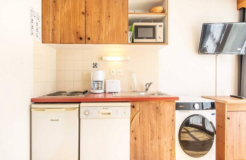 Vaulnaveys-le-Haut Apartment | Mountain Hideaway for 4 guests