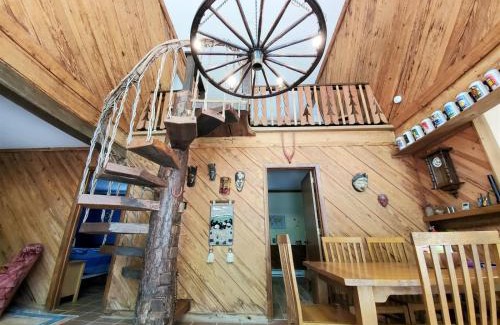 Luray House | Mountain Hideaway