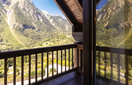Pallusieux Apartment | MOUNTAIN HOLIDAYS Roomy & Comfy Panoramic Apt x5
