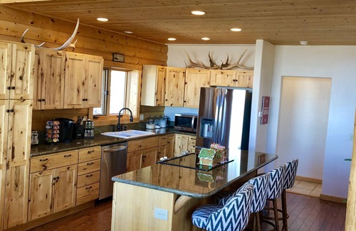 Mesa Cabin | Mountain home cabin located very close to Powderhorn Ski Resort with a hot tub!