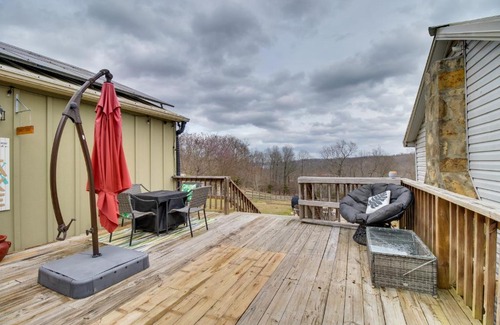 Mountain Home House | Mountain Home Cabin with Fire Pit Less Than 1 Mi to Lake!