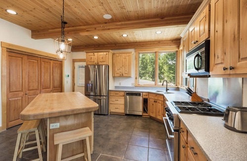 Durango House | Mountain Home on 5 Acres - 10 Min to DGO - Views/Deck/Pool & Ping Pong Table