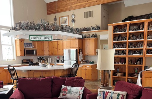 Government Camp House | Mountain home perfect for large groups in the heart of Government Camp