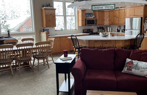 Government Camp House | Mountain home perfect for large groups in the heart of Government Camp