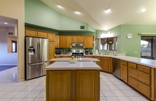 Saguaro Cliffs House | Mountain Home Pool VIEWS Garage FUN Backyard Spacious Private Close to UofAn