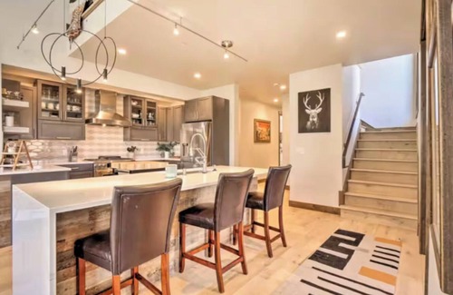 Silverthorne Cabin | Mountain home w/hiking access in tranquil Silverthorne with WiFi.