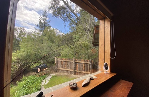 Hoyo de Epuyen Cabin | Mountain home with epic views- short drive to lake and river.
