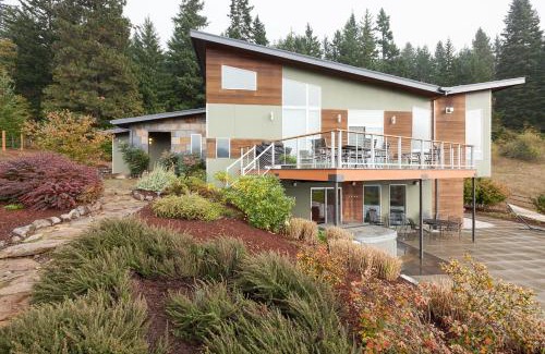 Parkdale House | Mountain House home
