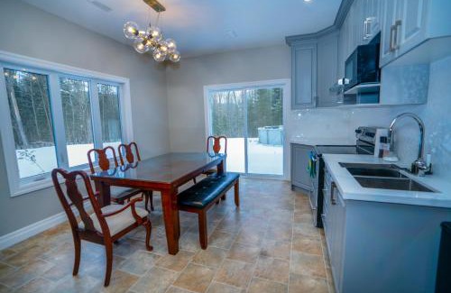Haliburton House | Mountain House in the Heart of Haliburton, Mins to Lake