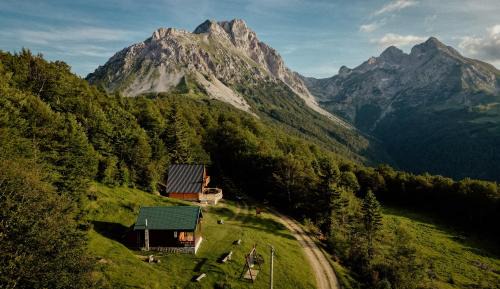 Montenegro House | Mountain House Komovi-Radunovic DE LUX