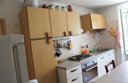 Granaglione Apartment | Mountain house with garden near Porretta Spa