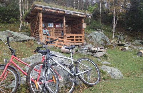 Rennebu Cabin | Mountain hut, 20 km north of Oppdal, near Trollheimen.