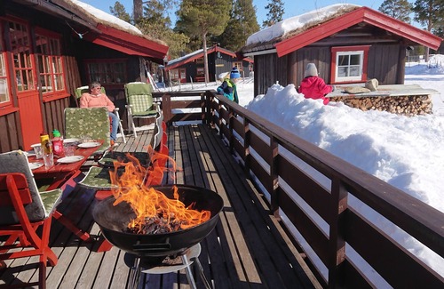 Rennebu Cabin | Mountain hut, 20 km north of Oppdal, near Trollheimen.