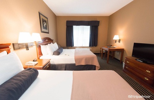 Flat Rock Hotel | Mountain Inn & Suites